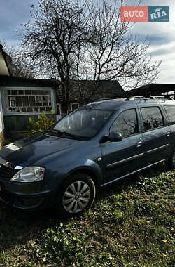 Седан Dacia Logan 2011 в Цумани