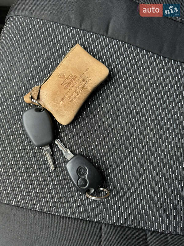 Седан Dacia Logan 2008 в Дніпрі фото 2 Седан Dacia Logan 2008 в Дніпрі