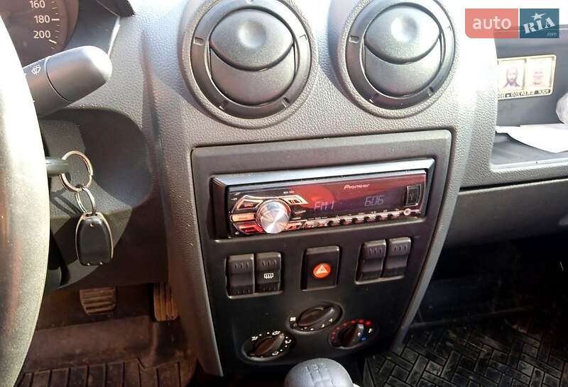 Седан Dacia Logan 2006 в Житомире фото 18 Седан Dacia Logan 2006 в Житомире