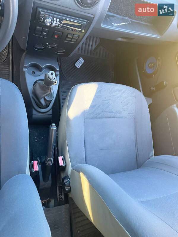 Седан Dacia Logan 2008 в Тернополі