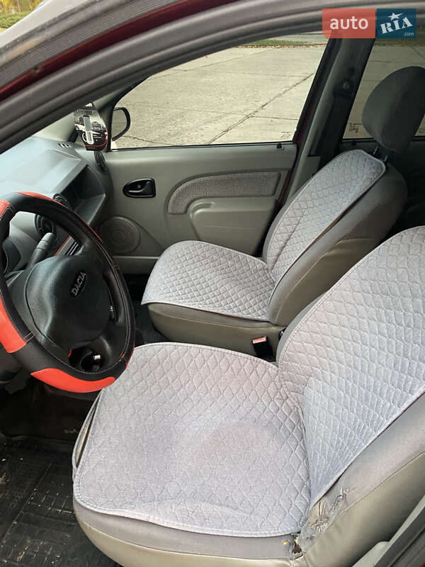 Седан Dacia Logan 2006 в Каневі