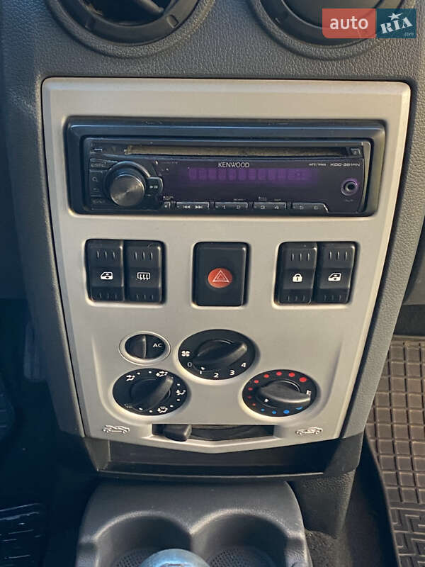 Седан Dacia Logan 2008 в Луцке