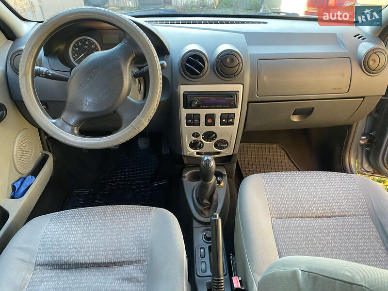 Седан Dacia Logan 2008 в Луцке