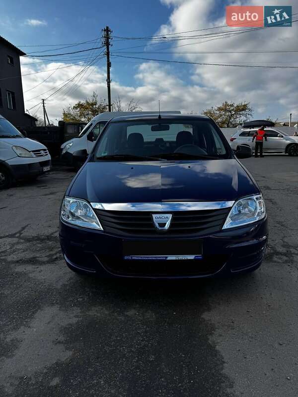 Седан Dacia Logan 2009 в Луцке