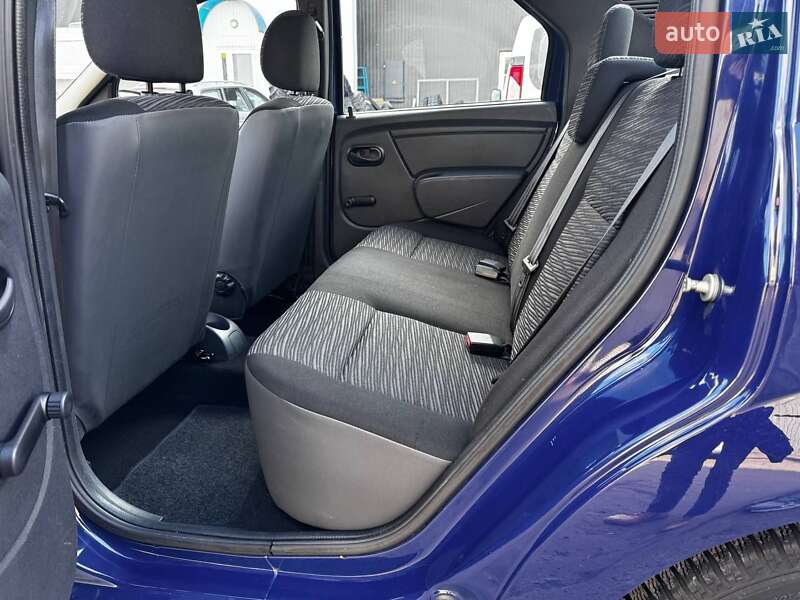 Седан Dacia Logan 2009 в Луцке