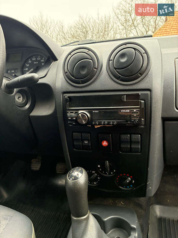 Седан Dacia Logan 2007 в Кропивницькому