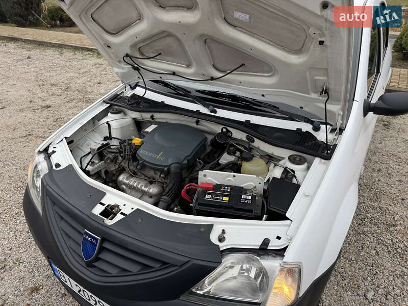 Седан Dacia Logan 2005 в Дніпрі