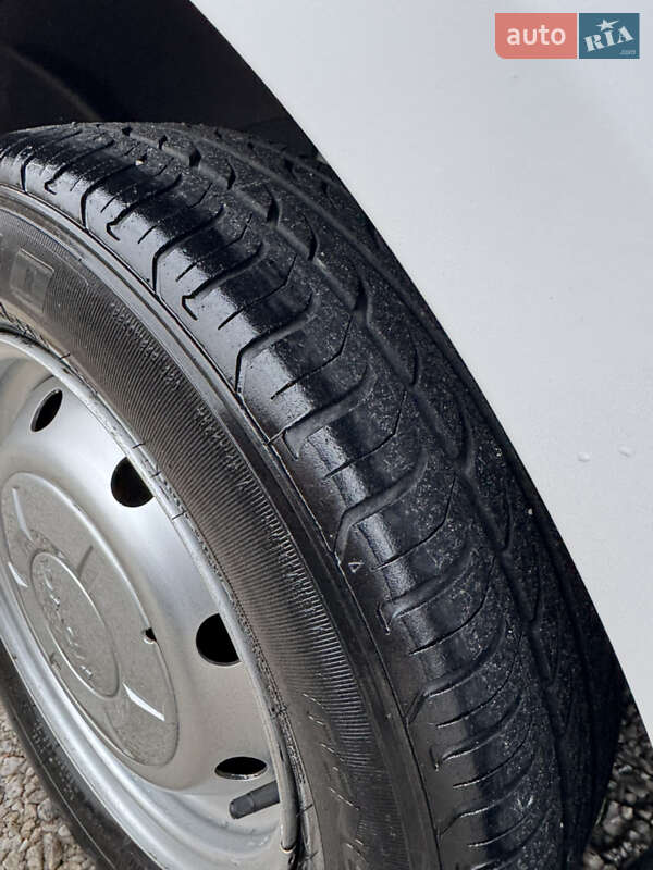 Седан Dacia Logan 2005 в Дніпрі