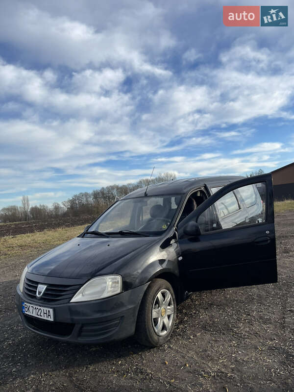 Седан Dacia Logan 2009 в Дубно