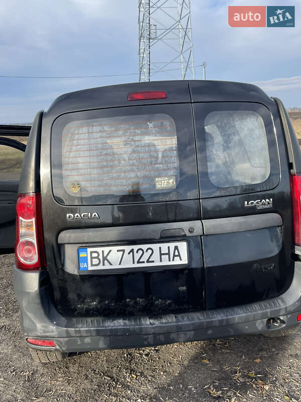 Седан Dacia Logan 2009 в Дубно