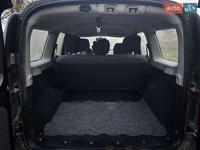 Седан Dacia Logan 2009 в Дубно