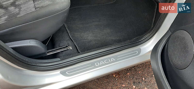 Седан Dacia Logan 2010 в Чернигове