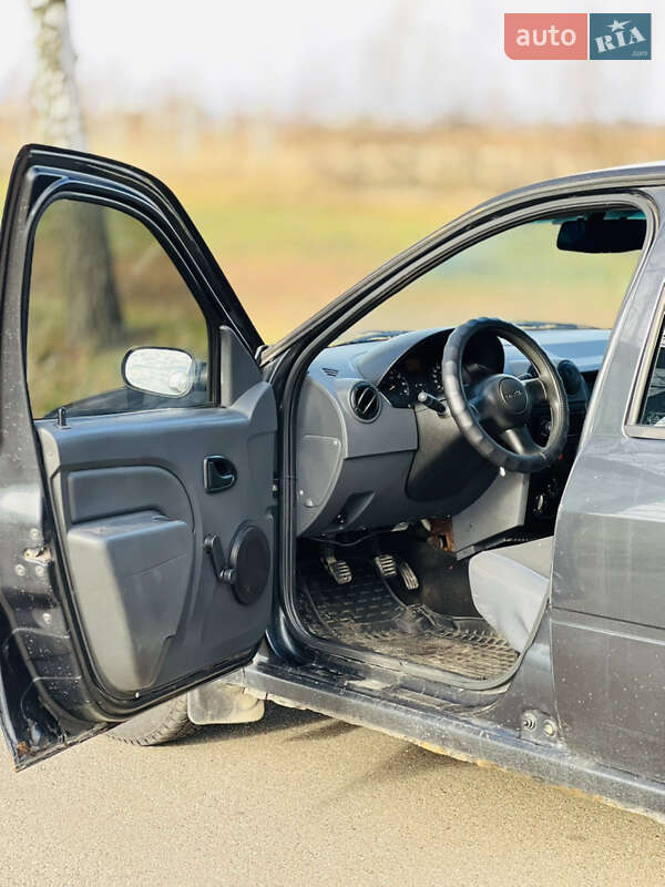 Седан Dacia Logan 2007 в Переяславі