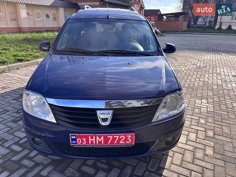 Седан Dacia Logan 2009 в Ромнах