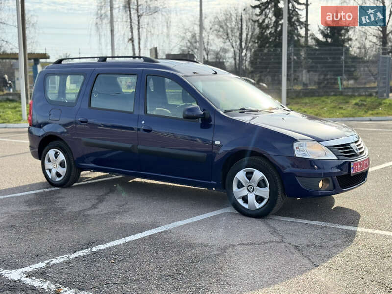 Седан Dacia Logan 2009 в Киеве