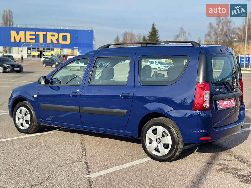 Седан Dacia Logan 2009 в Киеве