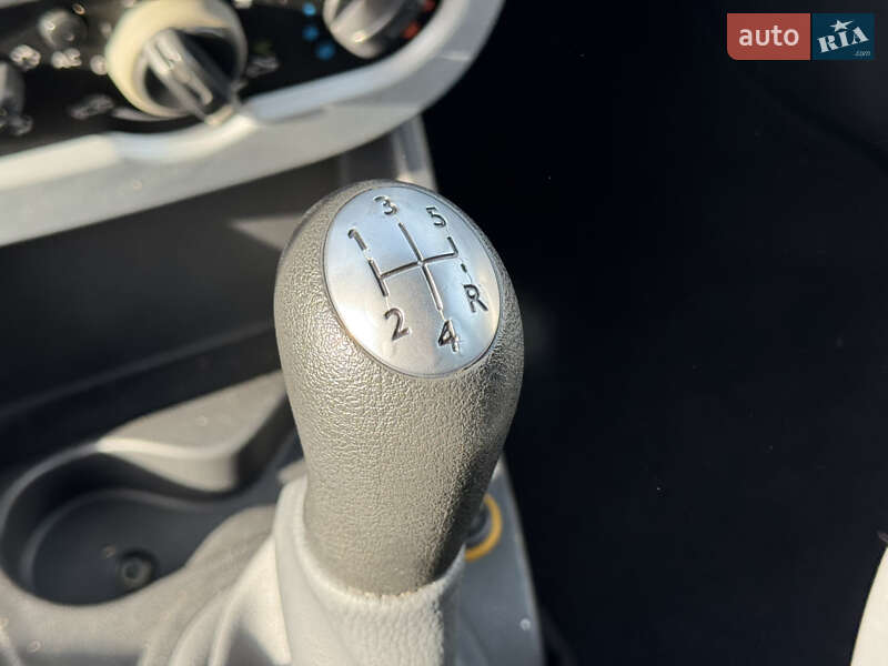 Седан Dacia Logan 2009 в Киеве