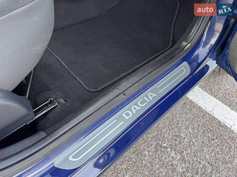 Седан Dacia Logan 2009 в Киеве