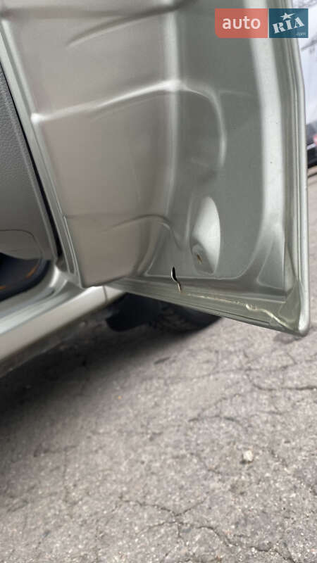 Седан Dacia Logan 2005 в Харькове фото 7 Седан Dacia Logan 2005 в Харькове