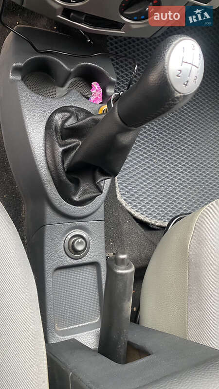 Седан Dacia Logan 2005 в Харькове фото 21 Седан Dacia Logan 2005 в Харькове