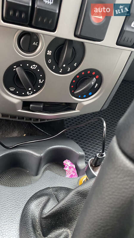 Седан Dacia Logan 2005 в Харькове фото 22 Седан Dacia Logan 2005 в Харькове