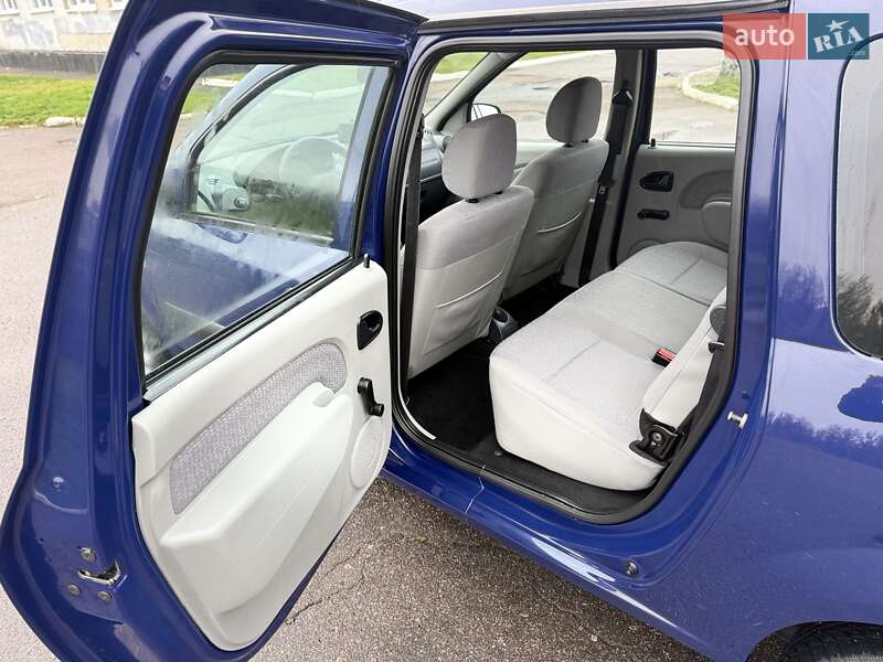 Седан Dacia Logan 2008 в Ровно