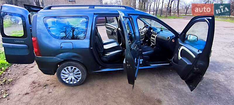 Седан Dacia Logan 2012 в Кривом Роге