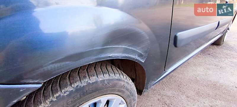 Седан Dacia Logan 2012 в Кривом Роге