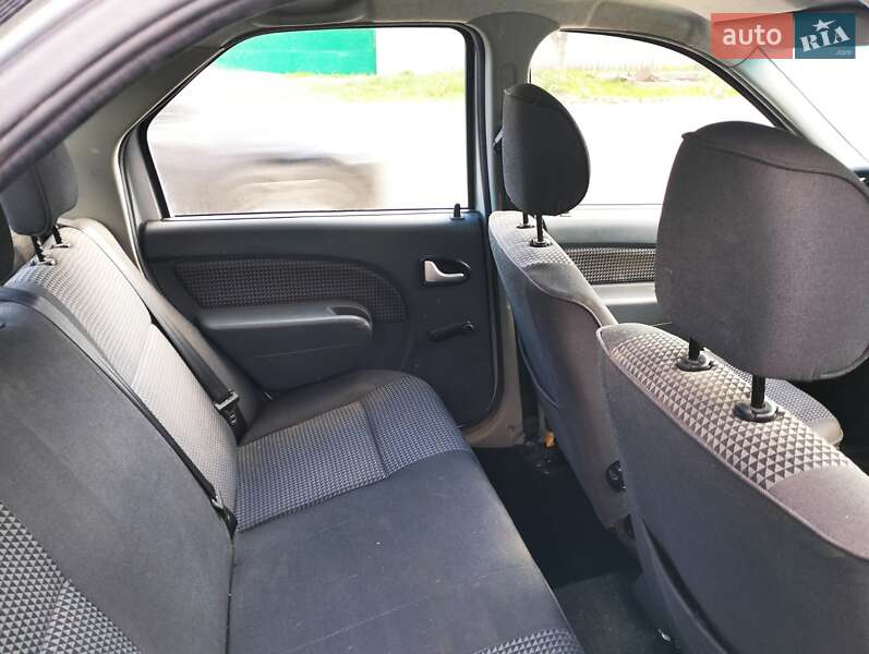 Седан Dacia Logan 2007 в Нежине