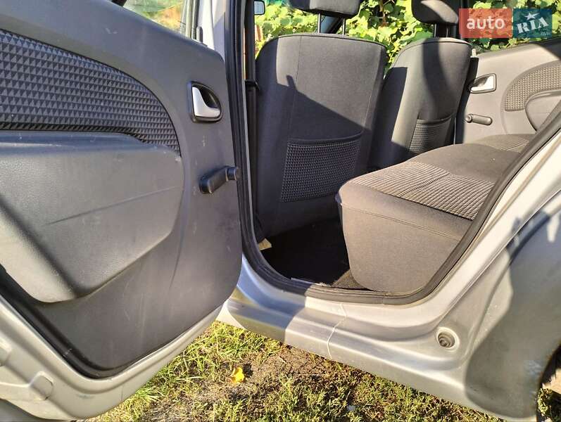 Седан Dacia Logan 2007 в Нежине