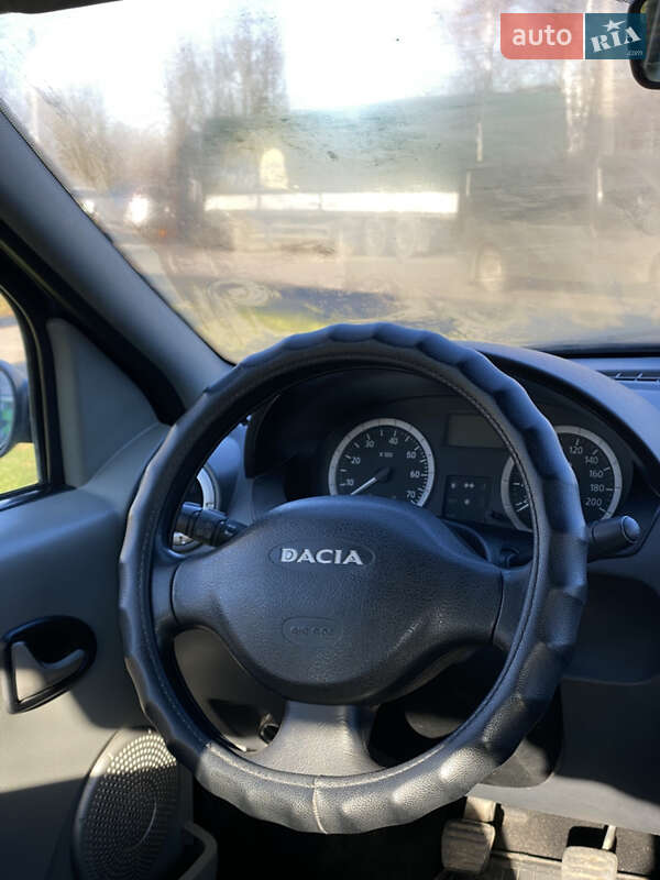 Седан Dacia Logan 2007 в Луцке