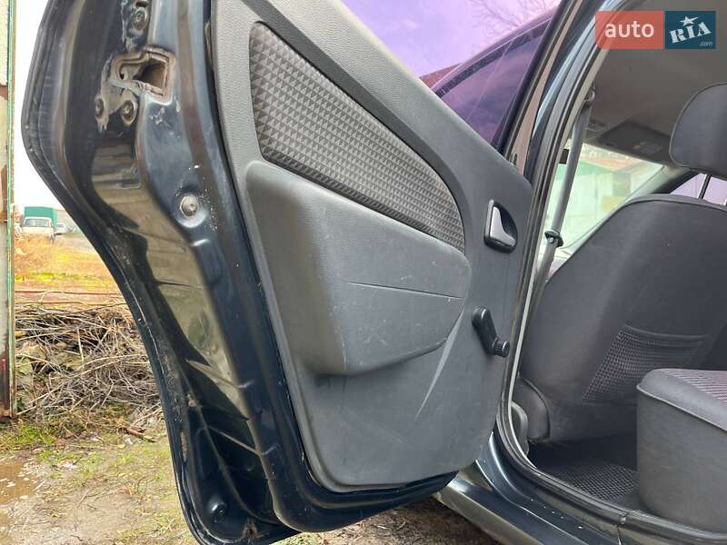 Седан Dacia Logan 2007 в Харькове фото 22 Седан Dacia Logan 2007 в Харькове