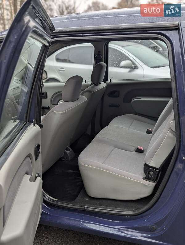 Седан Dacia Logan 2008 в Чернигове