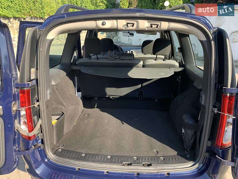 Седан Dacia Logan 2011 в Могилев-Подольске