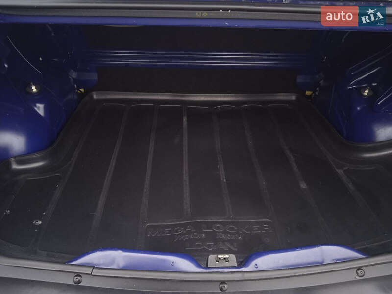 Седан Dacia Logan 2008 в Ізяславі