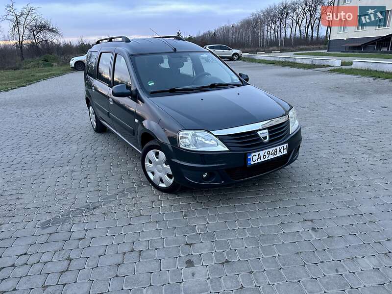 Седан Dacia Logan 2009 в Теплике