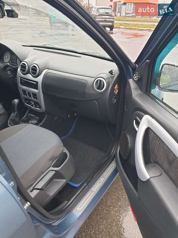 Седан Dacia Logan 2008 в Бучі