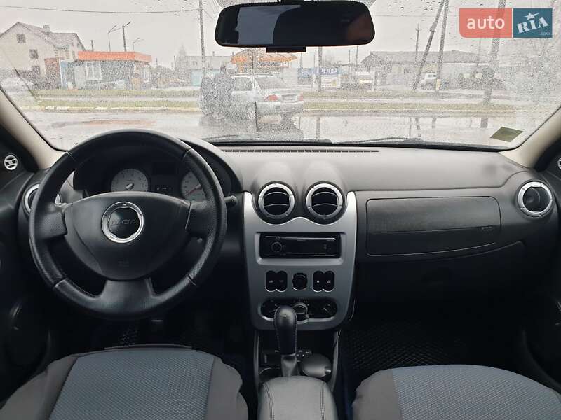 Седан Dacia Logan 2008 в Бучі