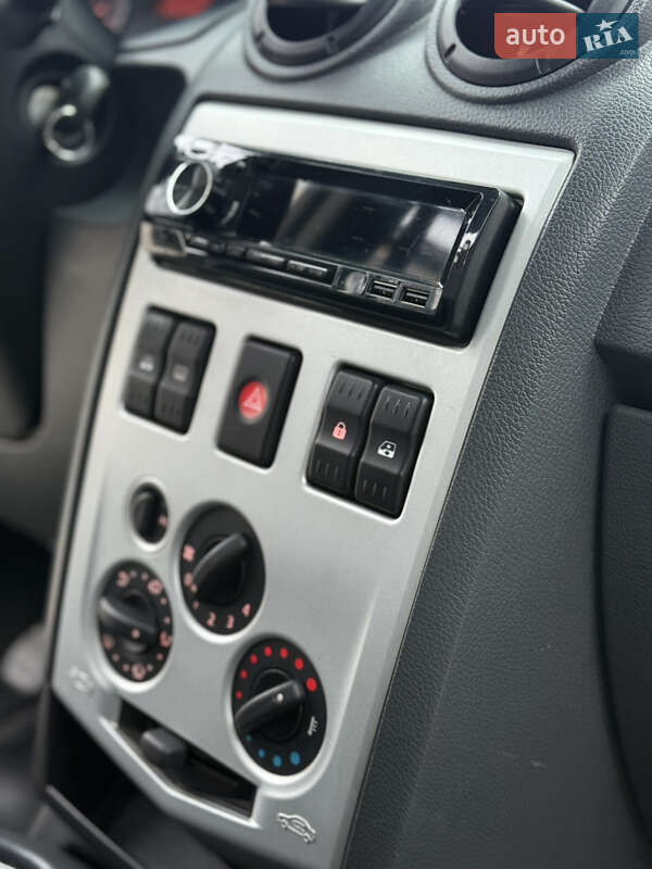 Седан Dacia Logan 2007 в Самборі фото 53 Седан Dacia Logan 2007 в Самборі