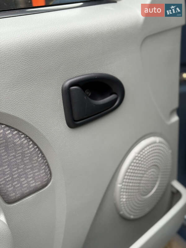 Седан Dacia Logan 2007 в Самборі фото 62 Седан Dacia Logan 2007 в Самборі