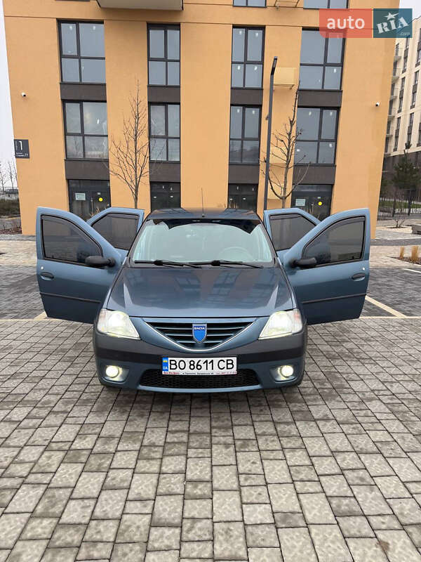Седан Dacia Logan 2009 в Тернополе