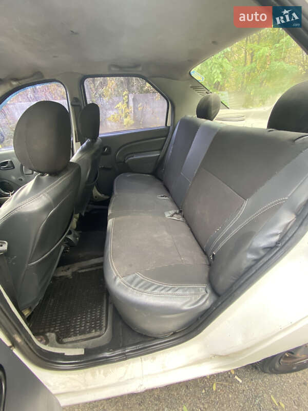 Седан Dacia Logan 2005 в Днепре фото 11 Седан Dacia Logan 2005 в Днепре