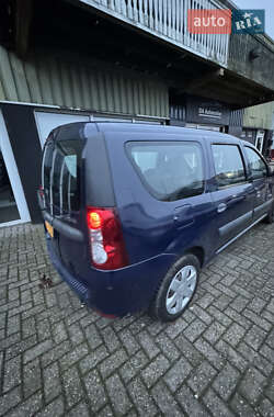 Седан Dacia Logan 2011 в Луцьку