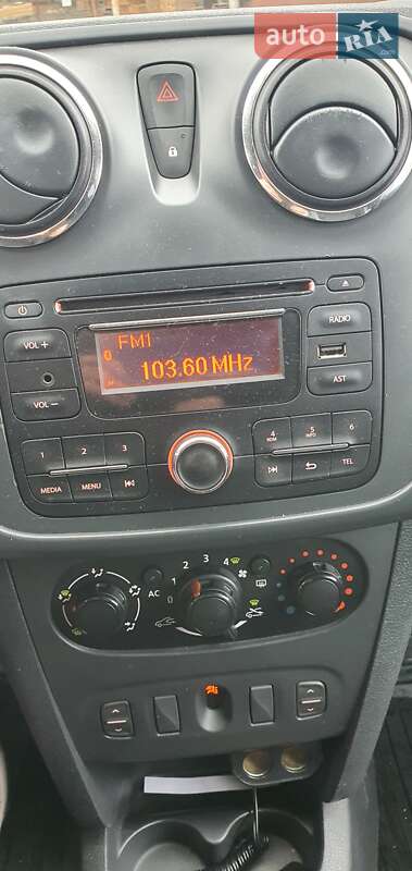 Седан Dacia Logan 2014 в Хмельницком