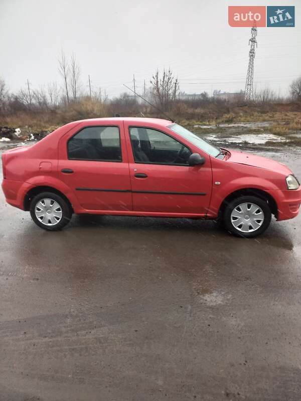 Седан Dacia Logan 2009 в Дрогобичі