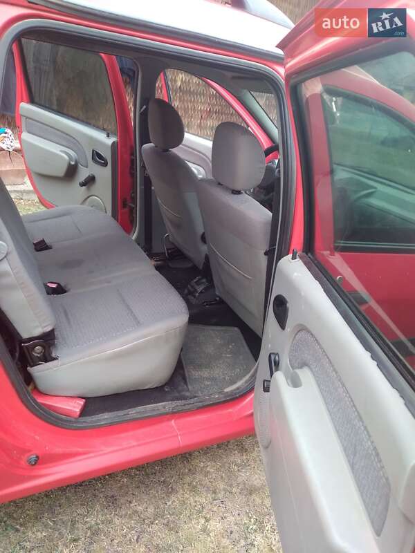 Седан Dacia Logan 2007 в Межгорье