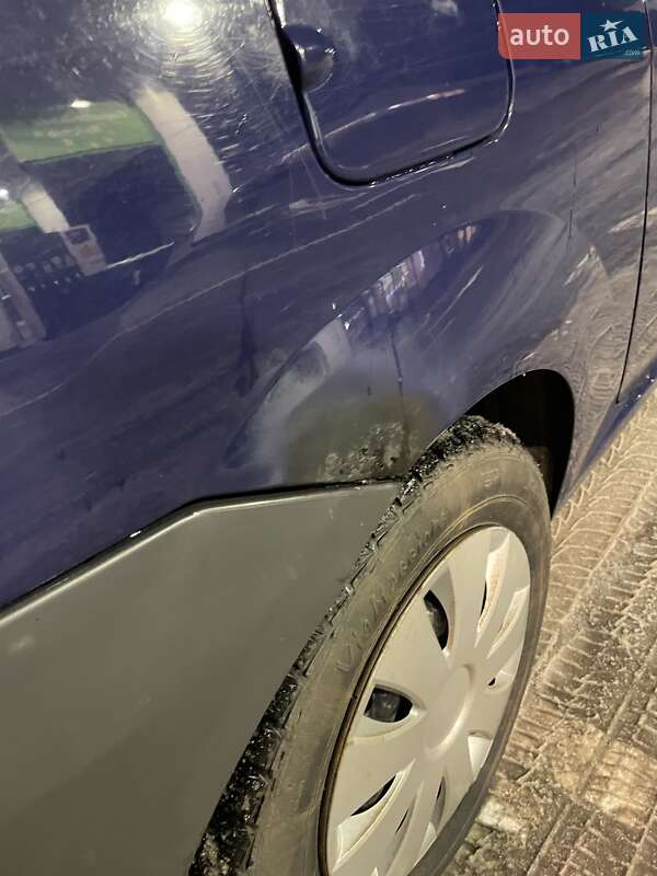 Седан Dacia Logan 2009 в Києві