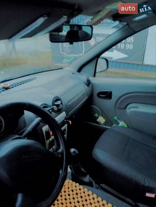 Седан Dacia Logan 2007 в Сваляве