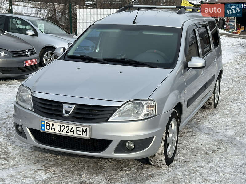 Седан Dacia Logan 2011 в Каменском