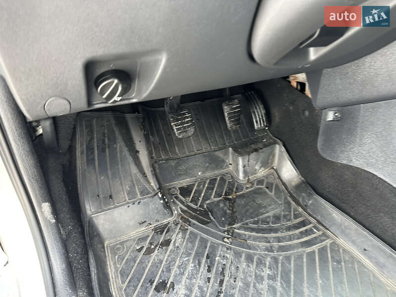 Седан Dacia Logan 2011 в Каменском